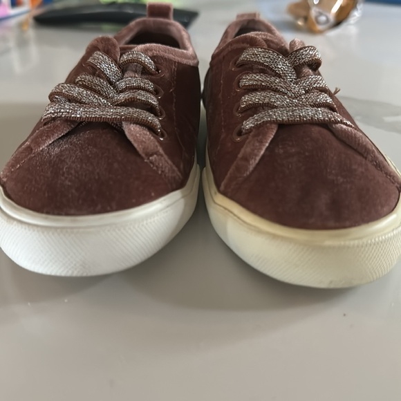 Old Navy Dusty Pink Velvet Slip On Shoes - Toddler Size 8 - Picture 2 of 12